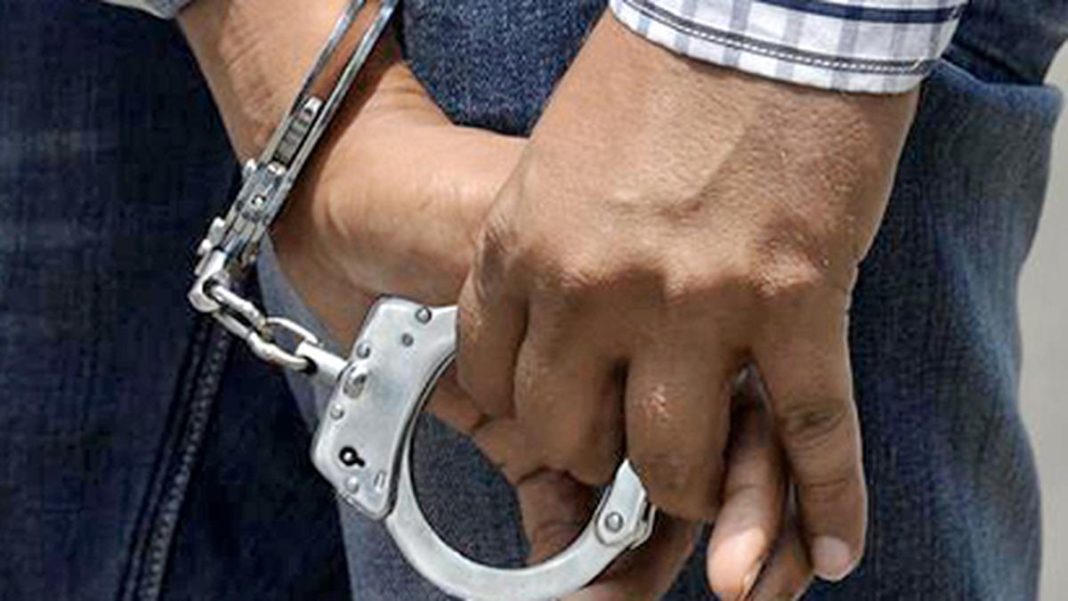 IMG_vbk-HANDCUFF-arrest_1_1_CJ91FP0D
