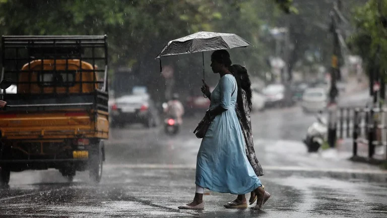 केरल में तेज़ हुई मानसून की बारिश, 7 जिलों में ऑरेंज अलर्ट जारी